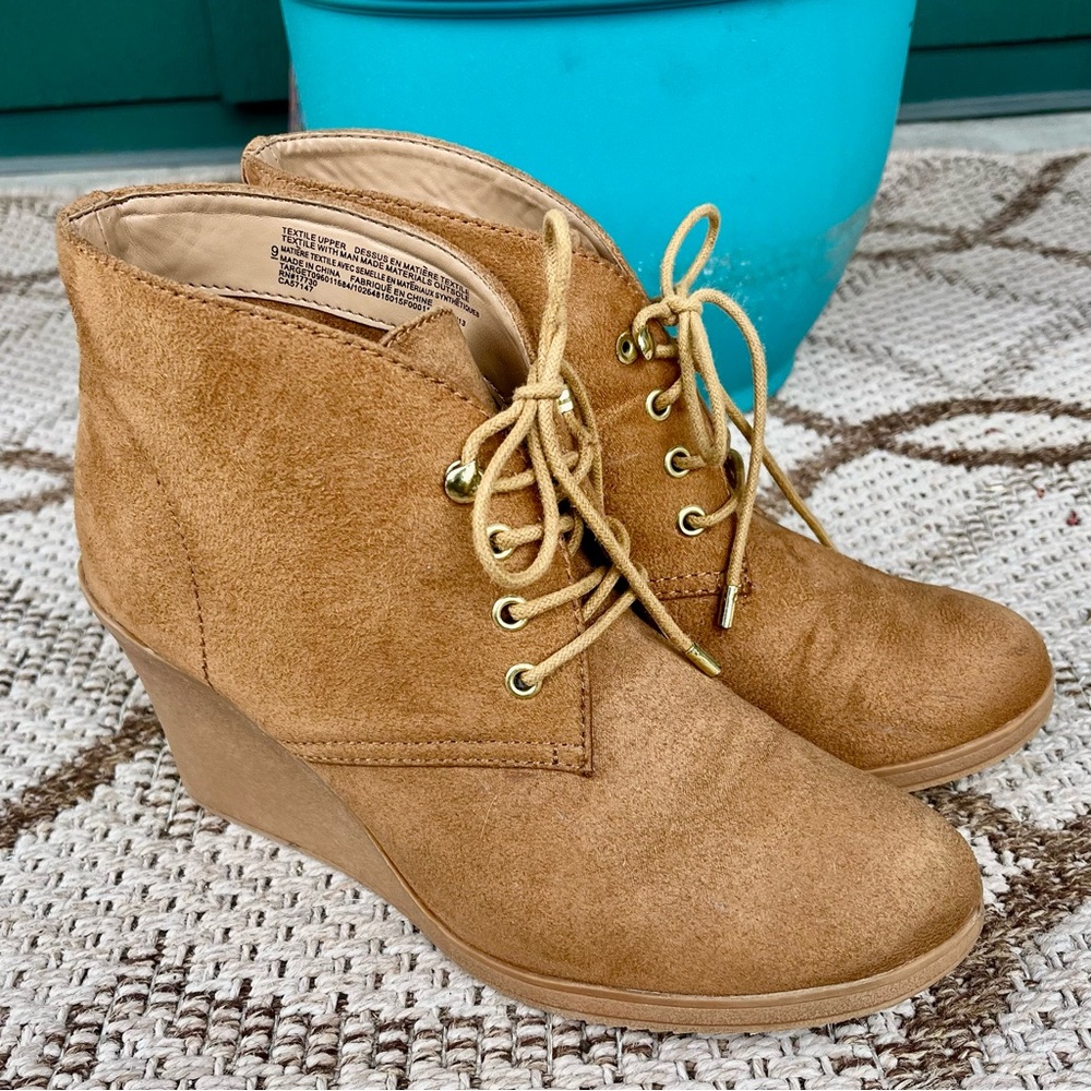 Suede Wedge Ankle Boots 9 neutral tan - Picture 2 of 7